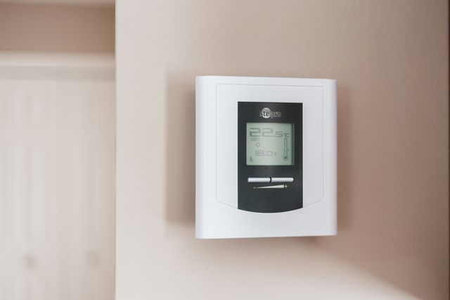 Smart home controller with rotary dial